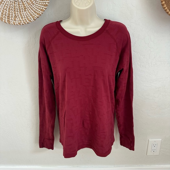 Athleta Momentum Long Sleeve Tee in Decadent Red Logo. XL - Picture 4 of 13